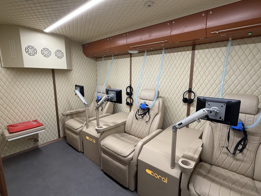 Coral Cube quilted leather cabin