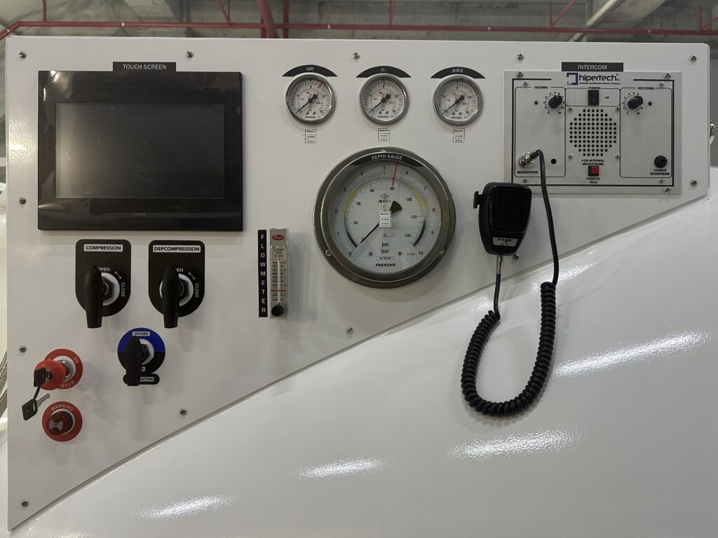Diving chamber control equipment
